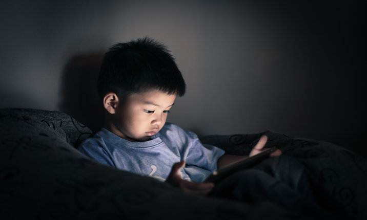 A Guide to Screen Time for Kids During COVID-19